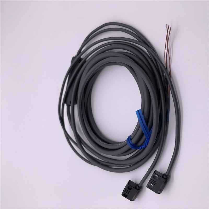 日本山武azbil光電開關(guān) HP300-DA1 全新原裝正品現(xiàn)貨 現(xiàn)貨