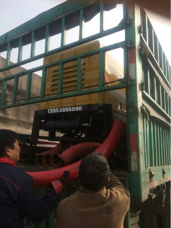 山西沁縣小型混凝土輸送泵車,干起活來(lái)省勁