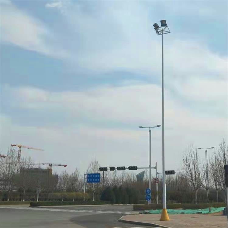 平頂山太陽(yáng)能路燈高桿路燈15米LED道路照明燈圖片報(bào)價(jià)