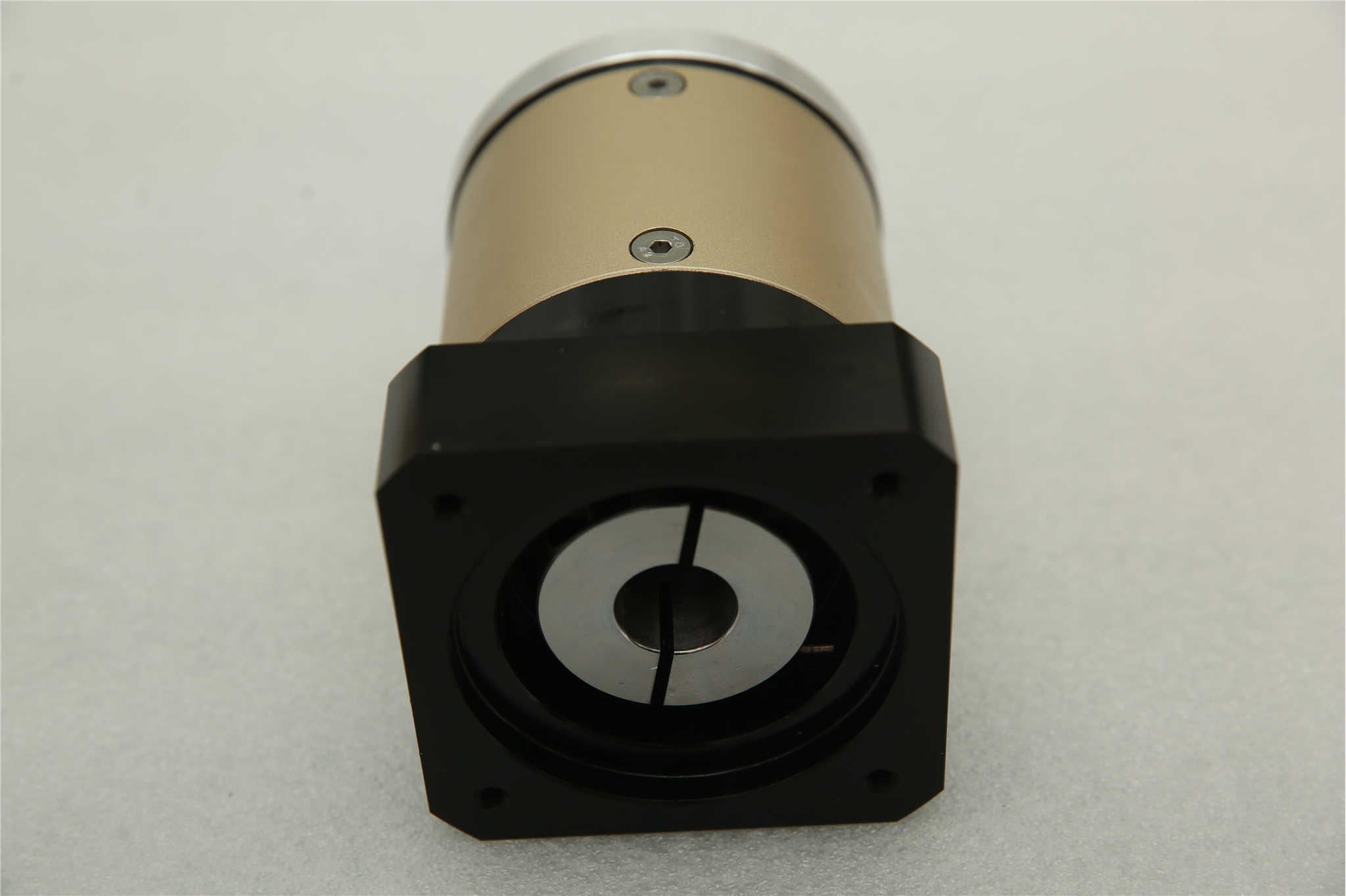 PA60-L1-5-S2-P1紐格爾高精密斜齒直角行星減速機大扭矩現(xiàn)貨立式90度轉(zhuǎn)角減速機