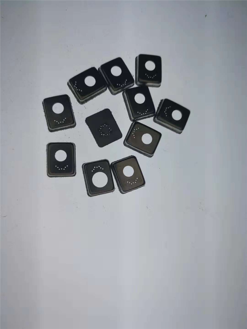 激光鉆孔玻璃，小孔加工石英玻璃