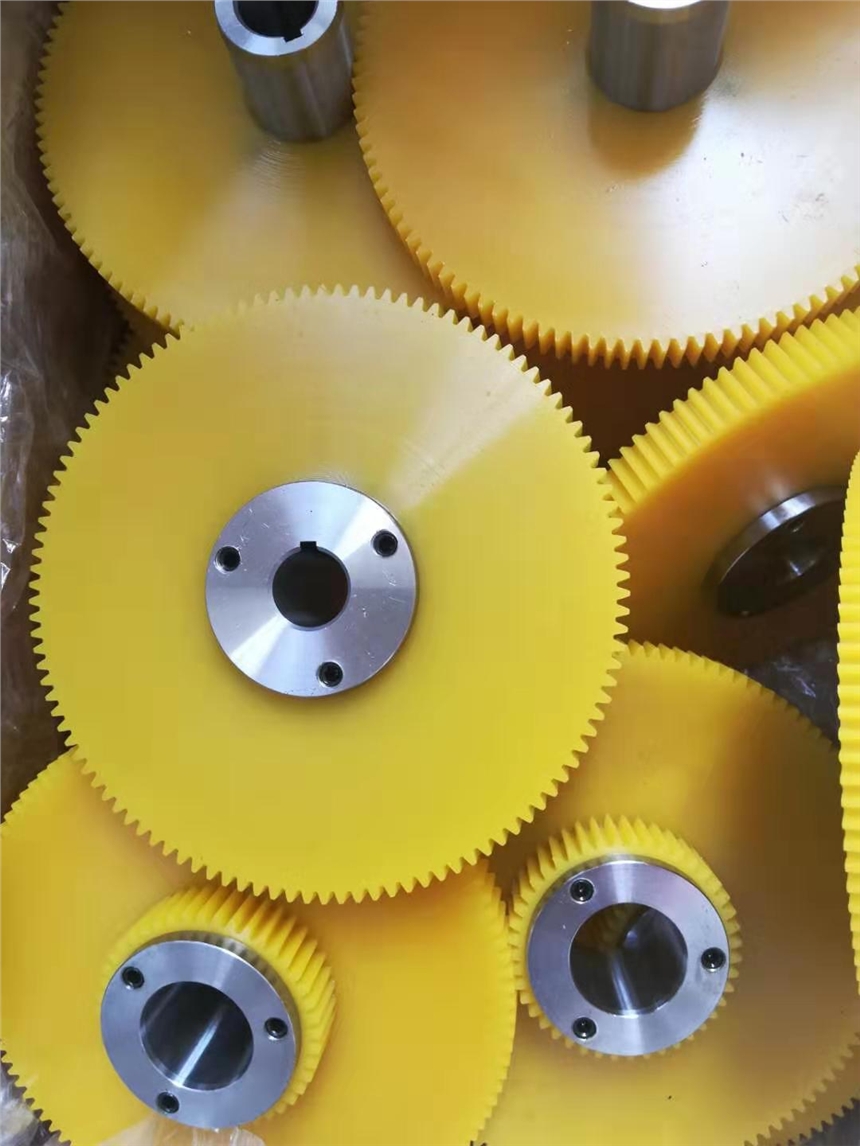 尼龍齒輪用什么型號(hào)的尼龍棒  尼龍齒輪專用尼龍棒材