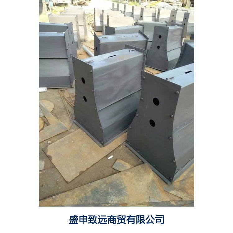 隔離墩模具廠移動(dòng)式隔離帶模具制作欄桿隔離帶模具廠