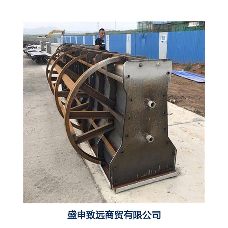定做隔離墩鋼模具移動(dòng)式隔離帶模具批發(fā)欄桿隔離帶模具廠