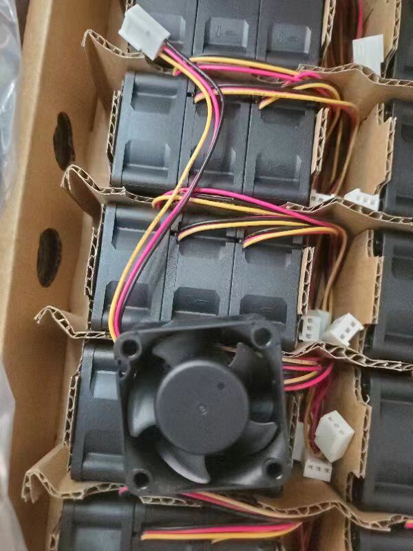 臺(tái)達(dá)QFR0612DH 6025 12V 1.10A