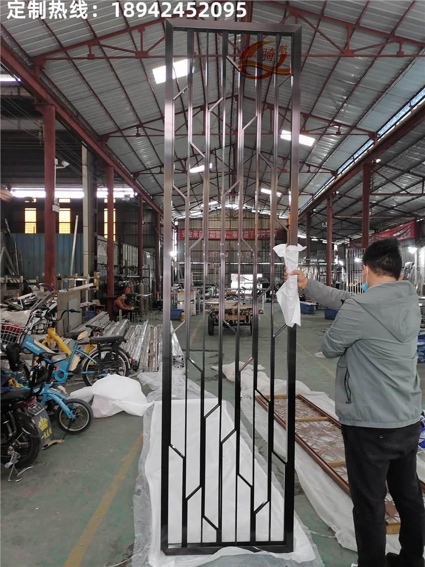 不銹鋼屏風(fēng)隔斷，不銹鋼屏風(fēng)優(yōu)勢，不銹鋼建材廠家批發(fā)