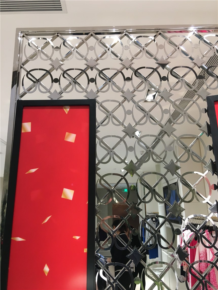 公司辦公隔斷屏風報價，304不銹鋼辦公室專用屏風圖片，不銹鋼8PL屏風的優(yōu)點