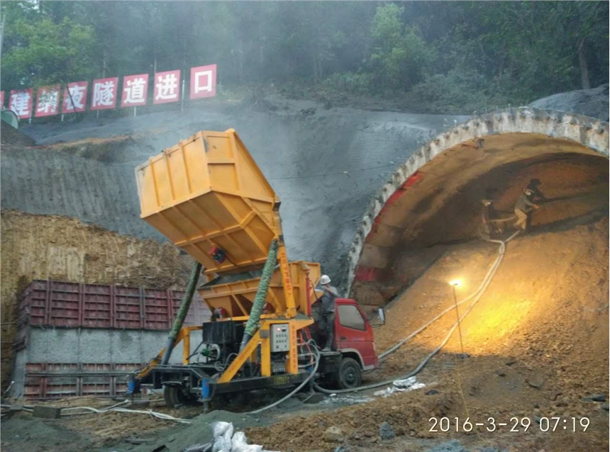 云南吊裝式噴漿車發(fā)貨廠家