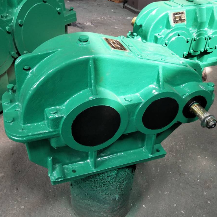 供應(yīng)泰興ZQ650圓柱齒輪減速機(jī)ZQ750齒輪減速機(jī)ZQ850齒輪減速機(jī)現(xiàn)貨廠家直銷