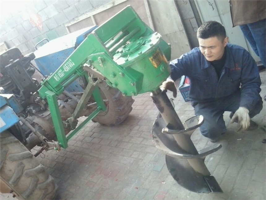 大功率植樹挖坑機(jī) 山東螺旋地面挖坑機(jī)制造商