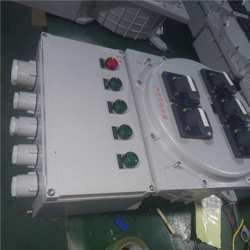 水冷式廢甲苯溶劑回收設(shè)備防爆電控箱