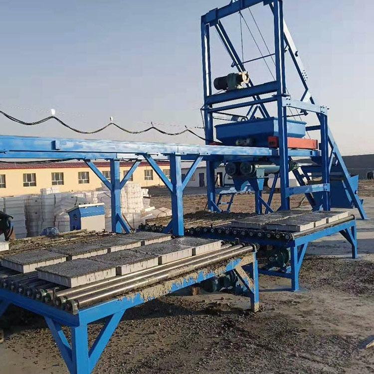 YLBL-45小型預(yù)制構(gòu)件布料機(jī) U型渠預(yù)制生產(chǎn)線設(shè)備報(bào)價(jià)