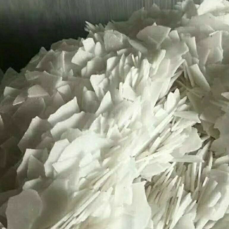 淮南片堿生產(chǎn)現(xiàn)貨99%工業(yè)級片堿199-3328-9850