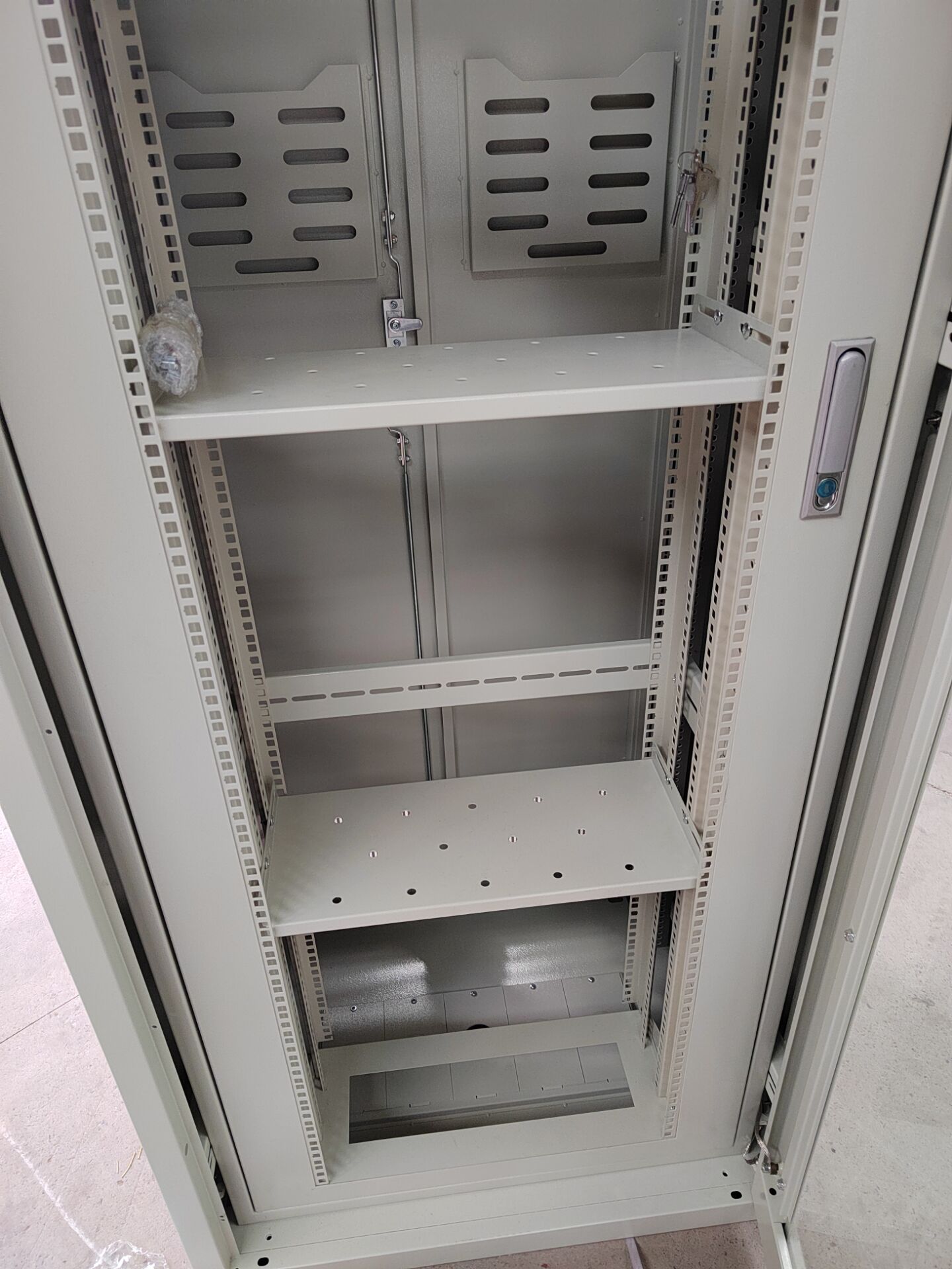 三聯(lián)操作臺 機房配件底座