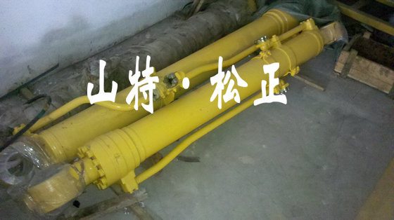 小松挖掘機(jī)PC220-8鏟斗油缸總成，純正小松液壓配件