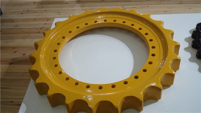 竹內(nèi)挖掘機(jī)TB150 TB180底盤件生產(chǎn)供應(yīng)商 宏興工程機(jī)械液壓技術(shù)有限公司