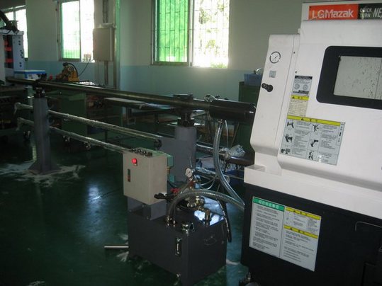 2012數(shù)控車床新款車床自動(dòng)棒材送料機(jī)已經(jīng)全新上市