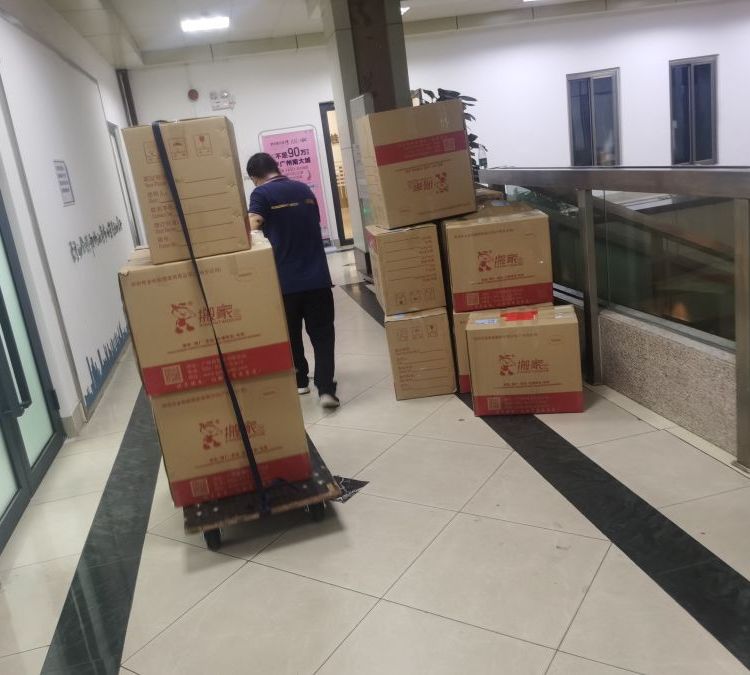 廠設(shè)備搬遷,辦公室居民搬家，中途絕無加價.24小時隨叫隨到