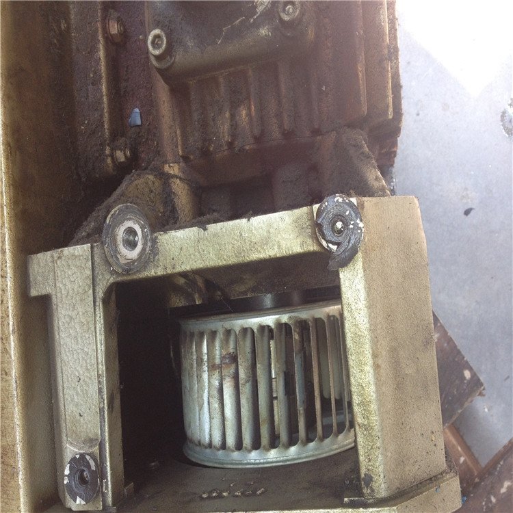 德國(guó)里其樂Rietschle干式旋片壓力泵V-DTR140IE2電機(jī)提供維修保養(yǎng)