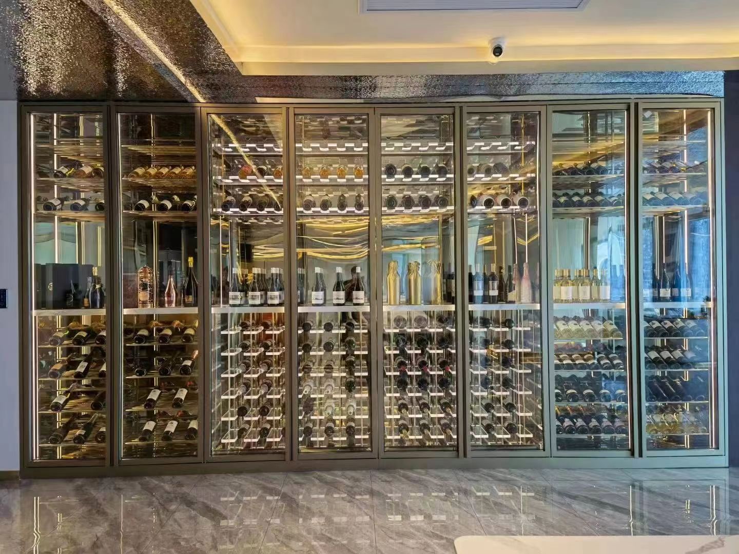 定制不銹鋼恒溫酒柜餐廳酒吧別墅酒窖家用玻璃紅酒展示柜廠家直供