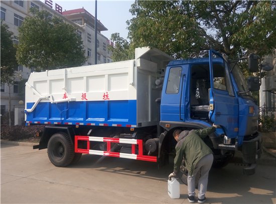 10方10立方糞便清運車配置_10噸糞便運輸車廠家報價