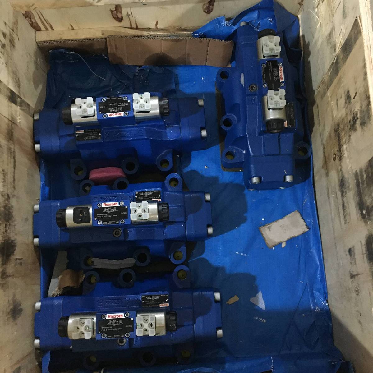 原裝力士樂換向閥4WE6JA62\/EG24N9K4電液閥兩位三通R900561290