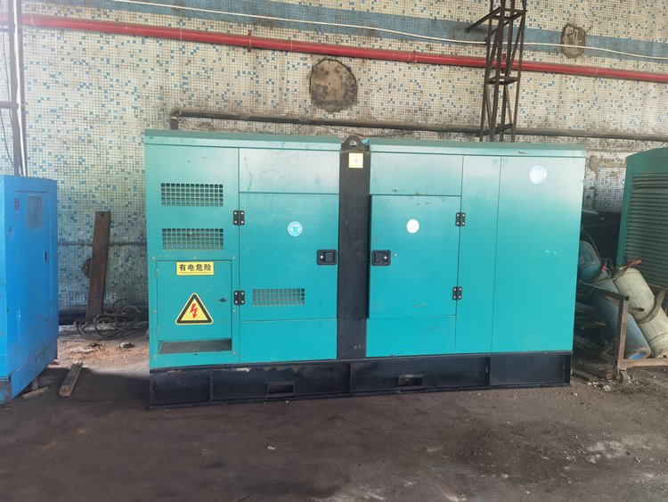 陽西發(fā)電機(jī)出租租賃柴油發(fā)電機(jī)組供應(yīng)低噪音機(jī)組
