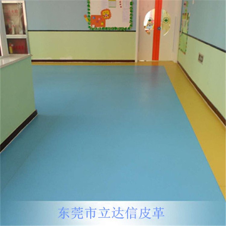 純色兒童地板革幼兒園地毯材料全新環(huán)保加厚耐磨微型發(fā)泡PVC革