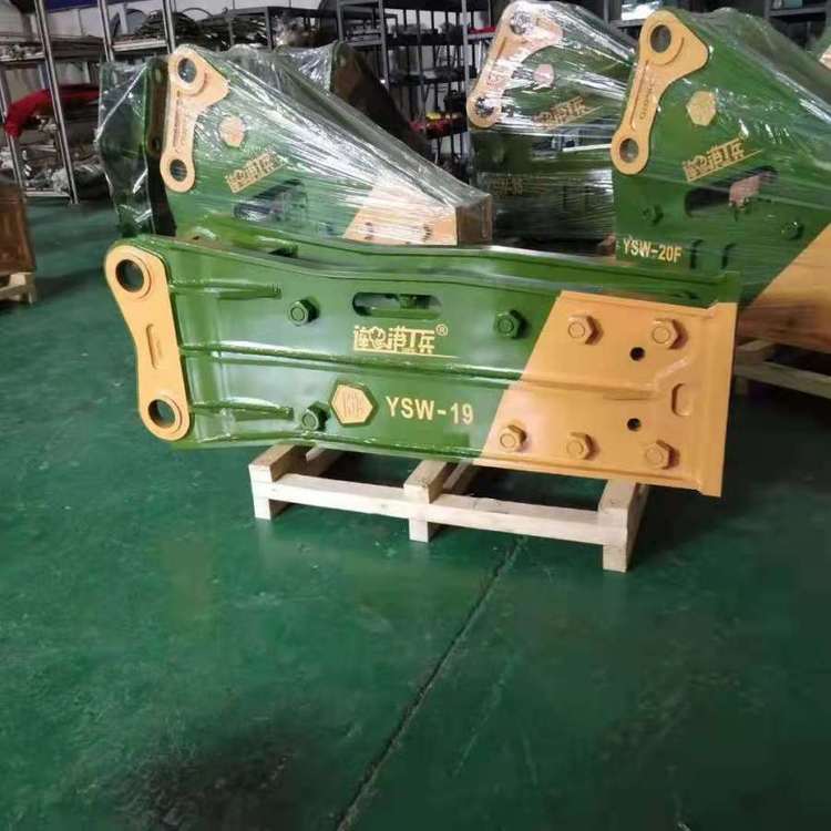 135工兵機械破碎器型號YSW-19可適配20噸左右的挖掘機