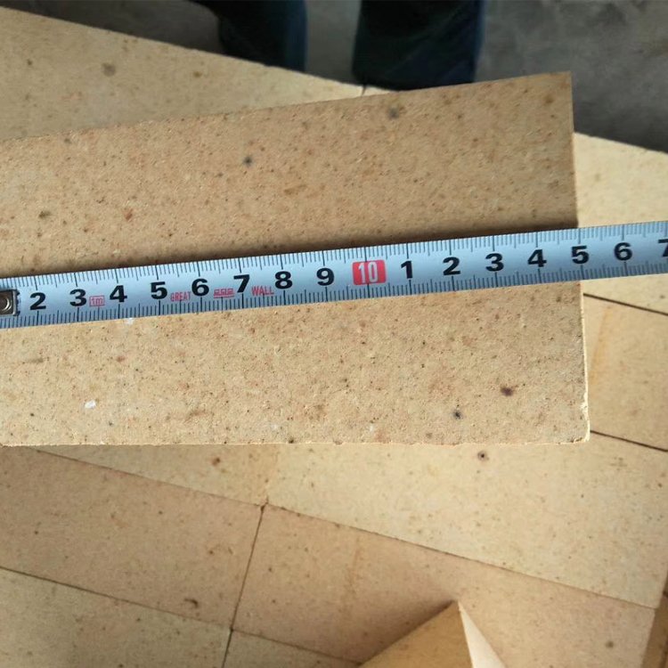 高鋁粘土磚榮盛耐材現(xiàn)貨抗酸性熔渣和酸性氣體的侵蝕