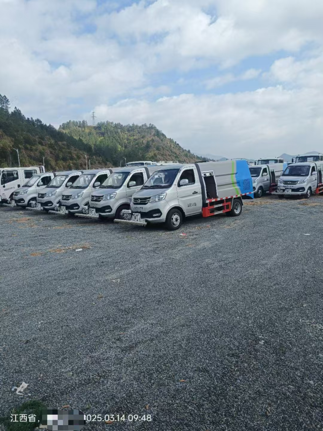 華威小型清洗車6噸高壓快速干凈市政城管環(huán)衛(wèi)