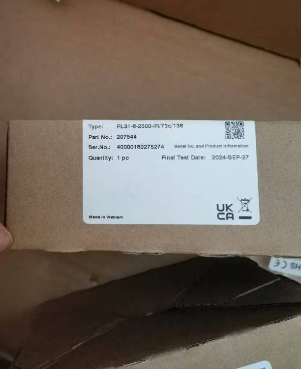 倍加福（P f)原裝正品漫反射型光電傳感器RL31-8-2500-IR-73c-136