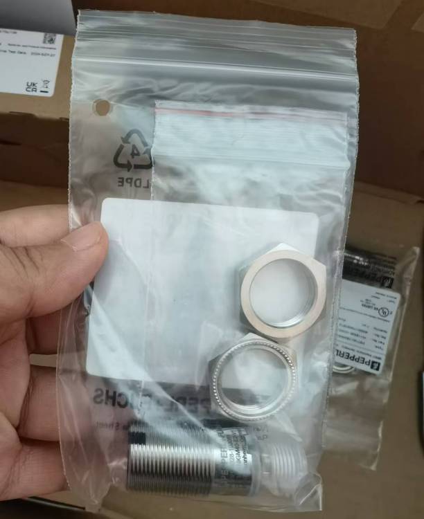 原裝倍加福（P F)三角測(cè)量傳感器(BGS)OBT150-18GM40-E2-V1