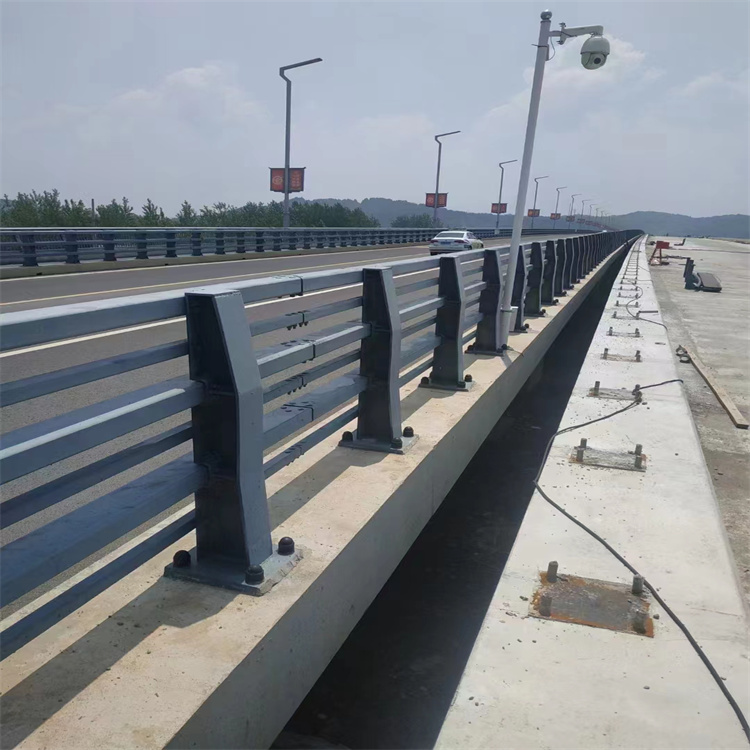 復合管市政護欄Q345交通道路防撞欄桿來圖加工